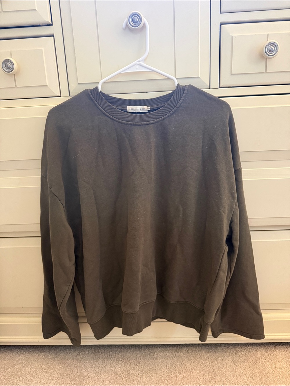 Good American 🇺🇸 Drop Shoulder Oversized Crew in Olive